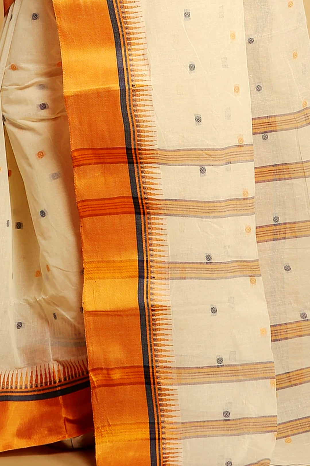 Sutayan Temple Border Beige Cotton Taant Saree