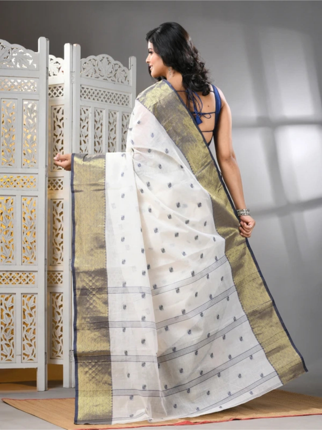 Sutayan Zari Border White Cotton Taant Saree