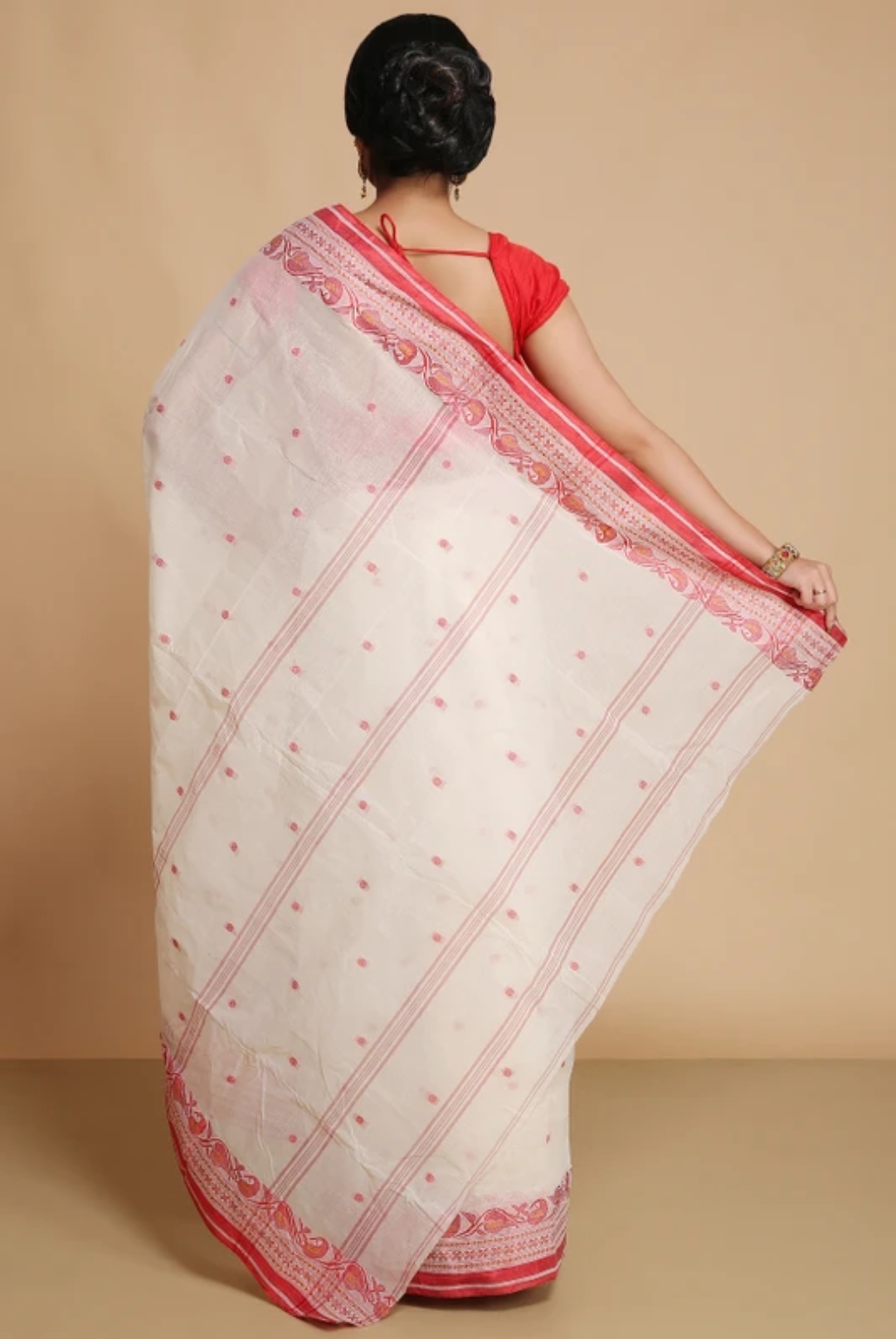 White Cotton Tant Jamdani Saree