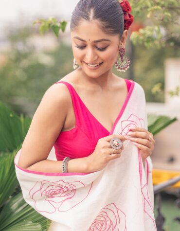 Artistic Off-White Pure Mul Cotton Saree with Fuchsia Pink Rose Prints – Breezy Summer Handloom | Sutayan