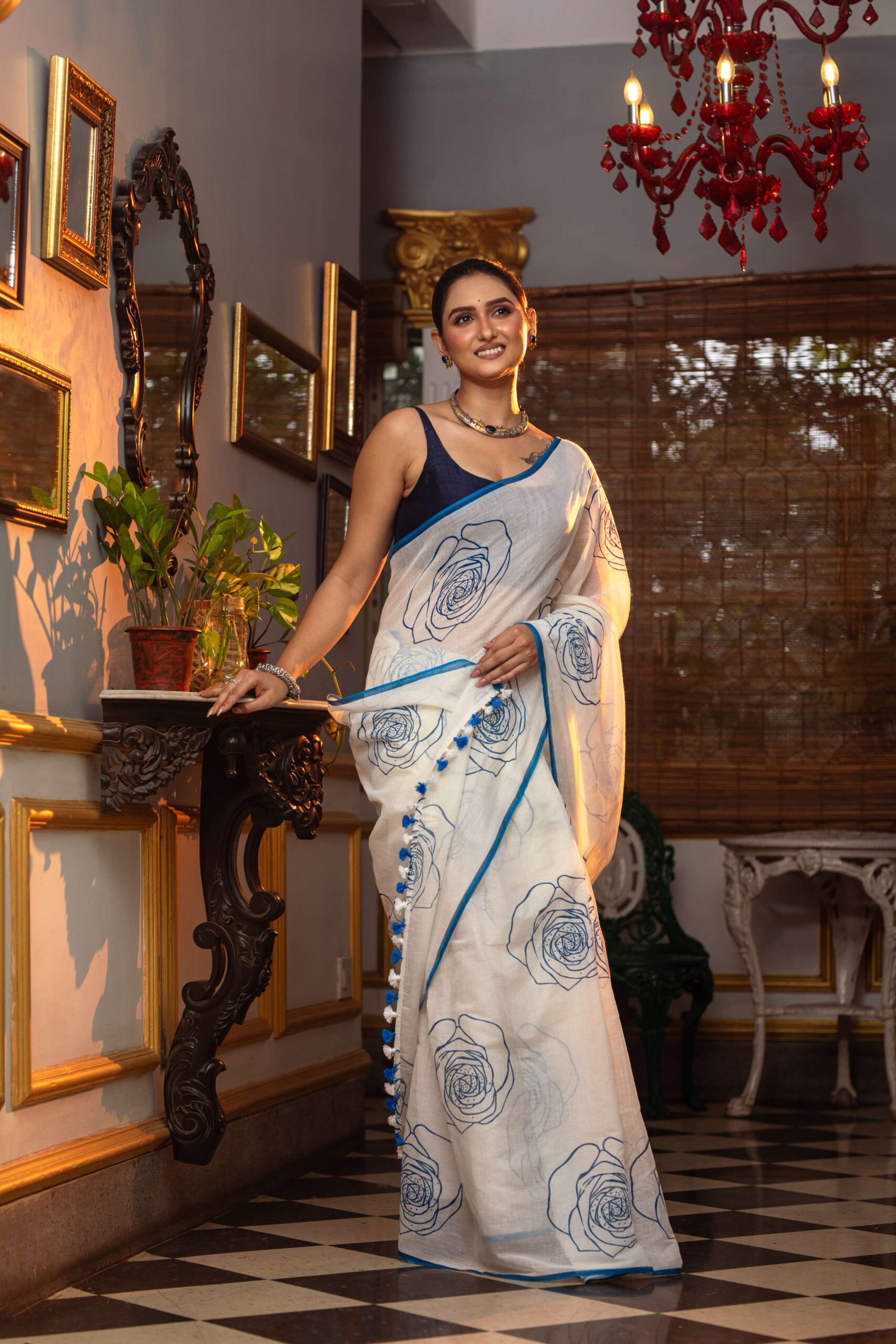 Artistic Off-White Pure Mul Cotton Saree with Royal Blue Rose Prints – Breezy Summer Handloom | Sutayan