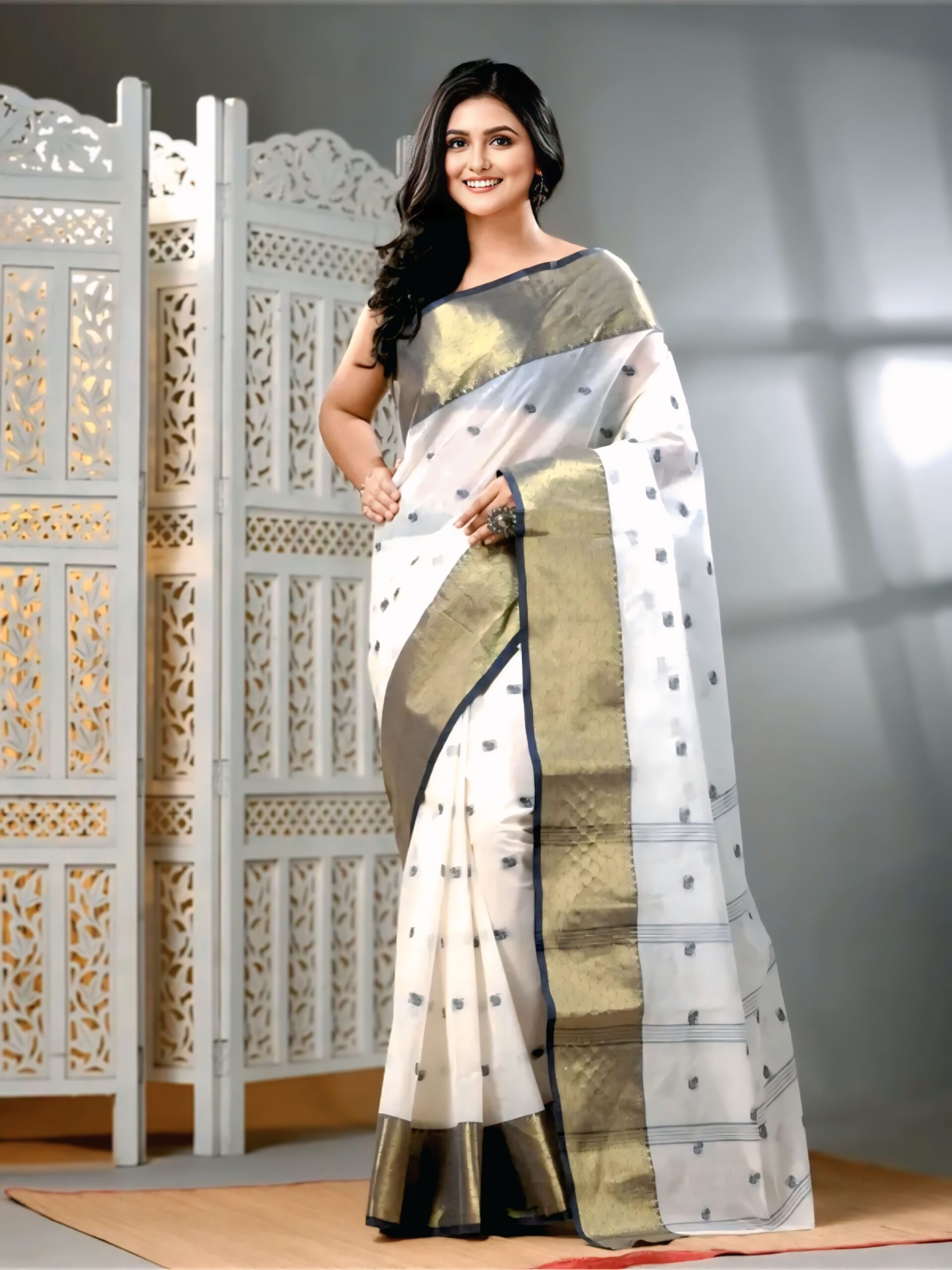 Elegant White & Gold Pure Cotton Tant Saree | Sutayan