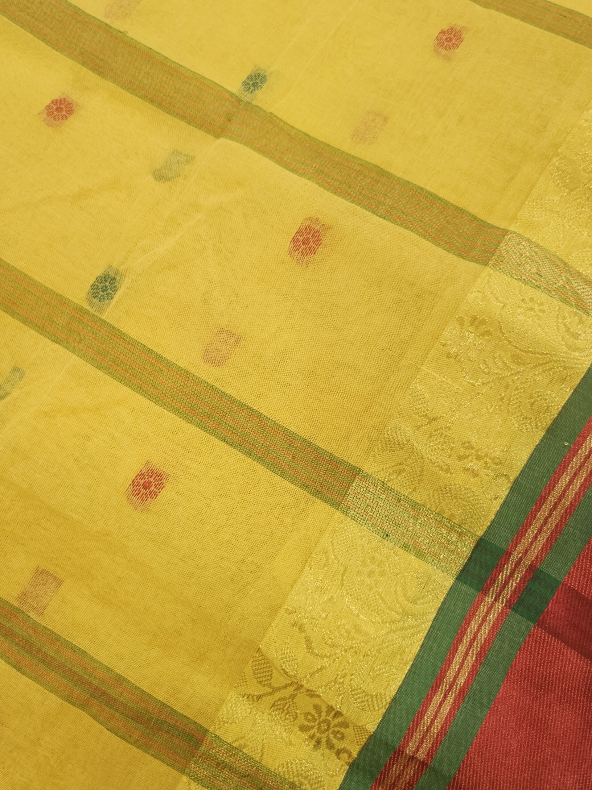 Pure Bengal Handloom Yellow Cotton Tant Saree with Pink Zari Border (Without Blouse Piece)  .Sutayan