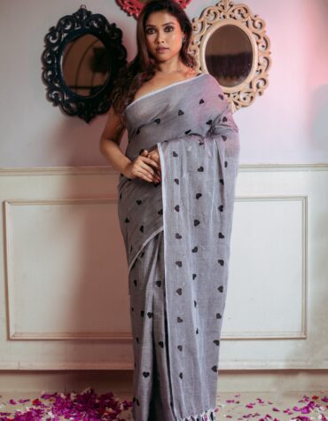 Elegant Grey MUL COTTON Saree with Black Heart Motifs | Sutayan