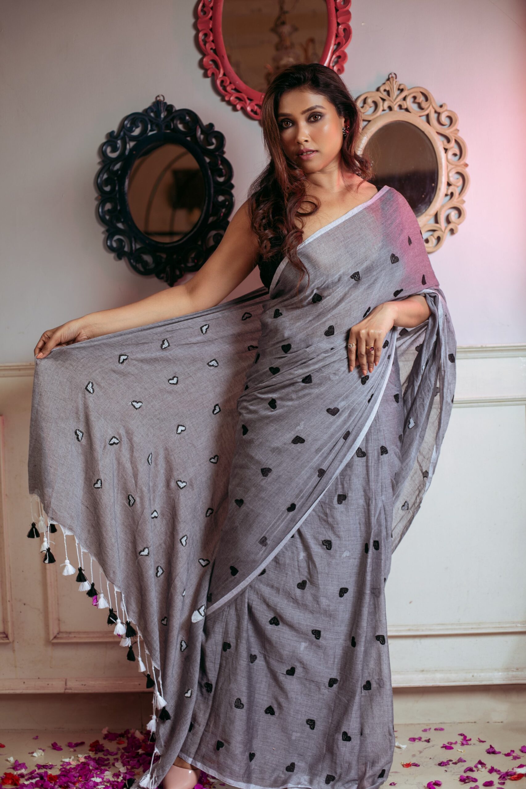 Elegant Grey MUL COTTON Saree with Black Heart Motifs | Sutayan