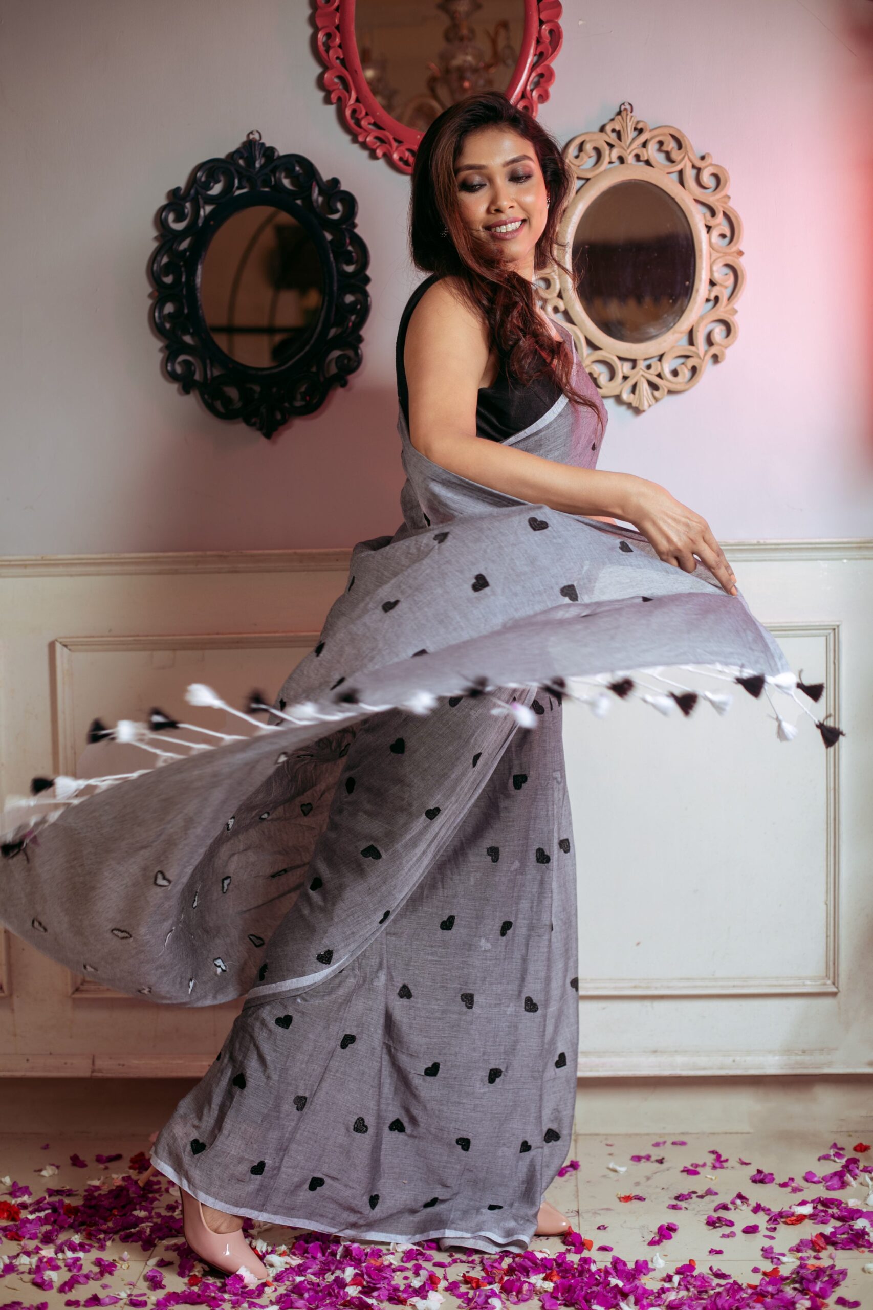 Elegant Grey MUL COTTON Saree with Black Heart Motifs | Sutayan