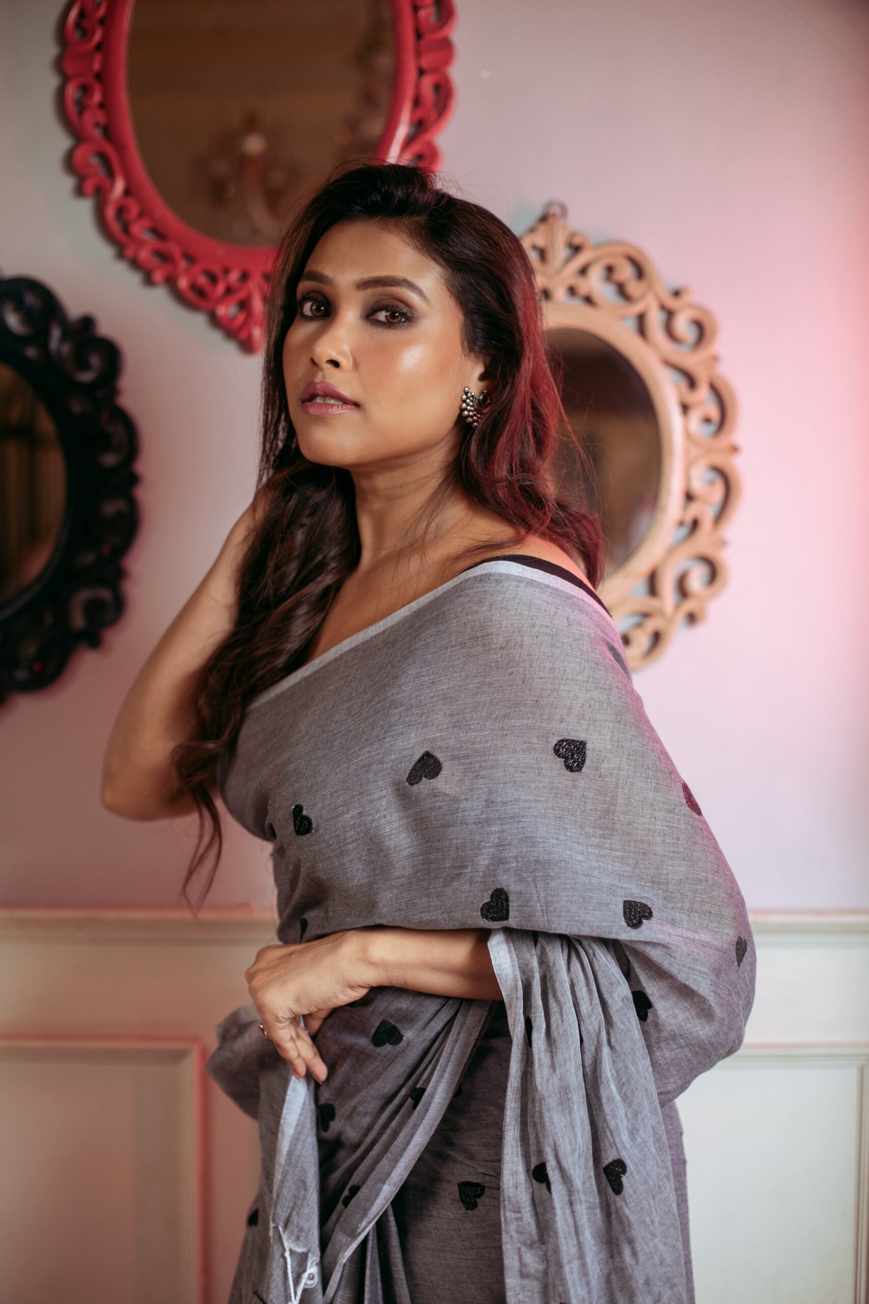 Elegant Grey MUL COTTON Saree with Black Heart Motifs | Sutayan