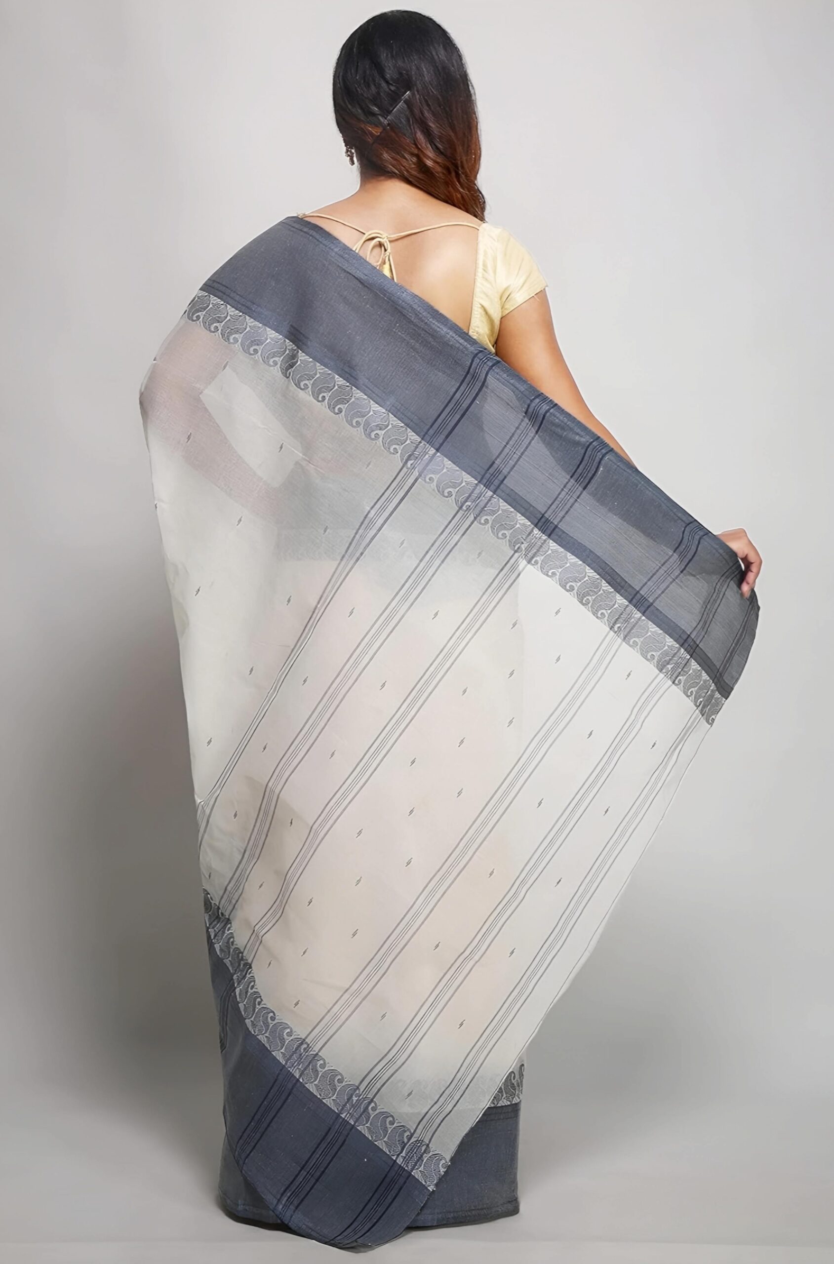 Authentic Phulia Handloom Off-White Cotton Tant Saree with Dark Grey Border | Sutayan