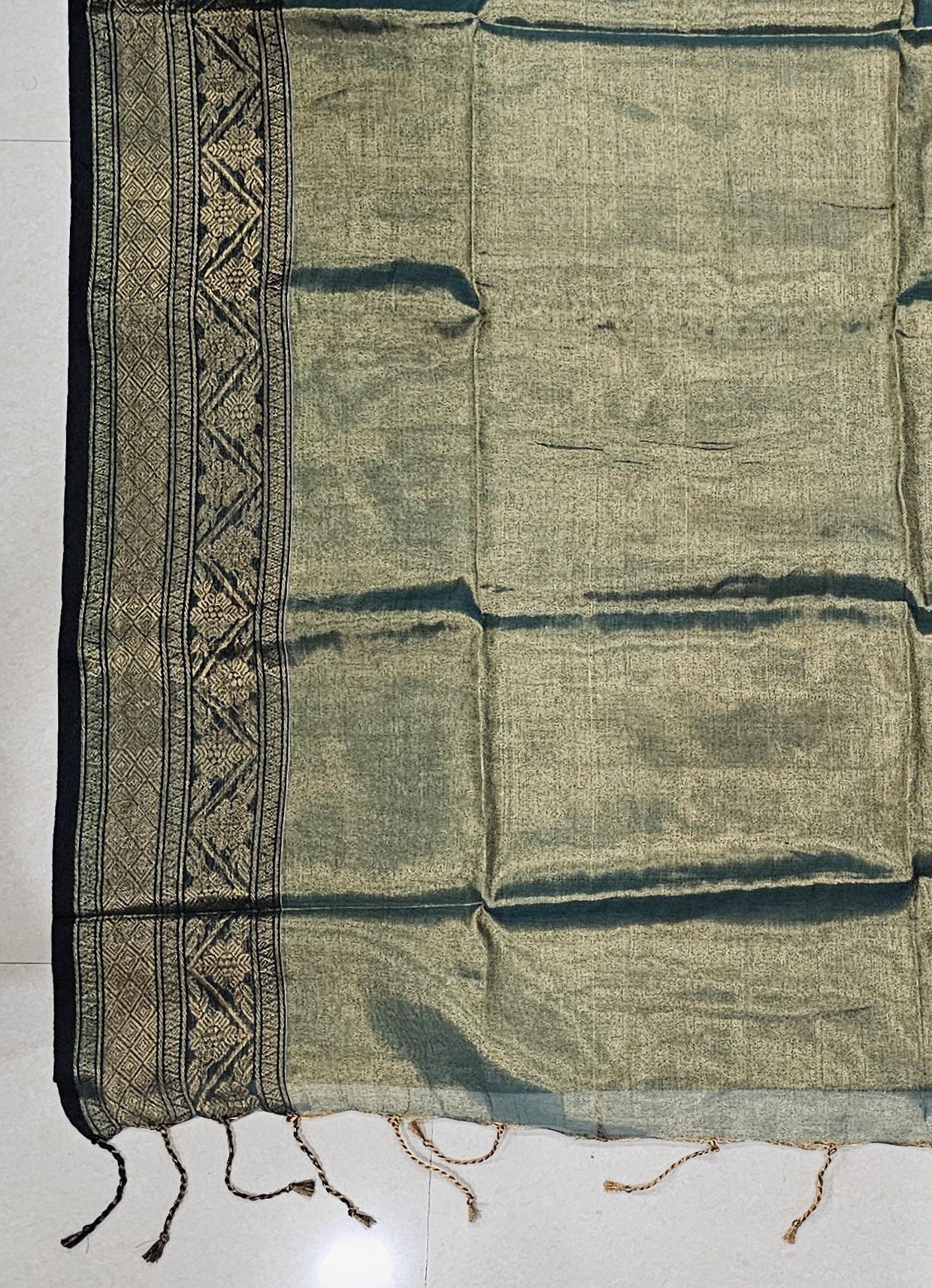 Elegant Tissue Saree with Blouse Piece - Festive Green & Gold